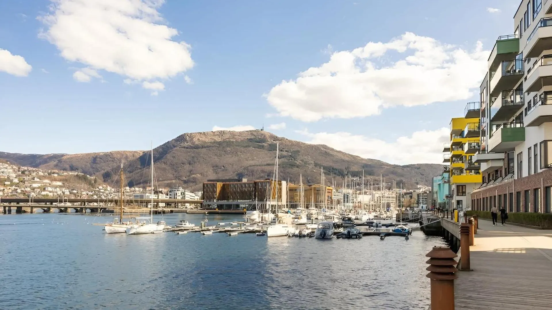 Roomsly Apartments - Modern And Bright Home Bergen